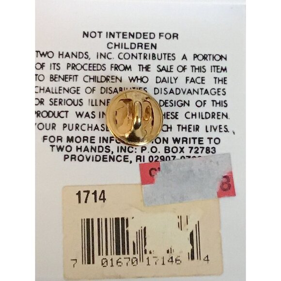 Letter "d" brooch pin dog Two Hands Hand Painted - Picture 5 of 7